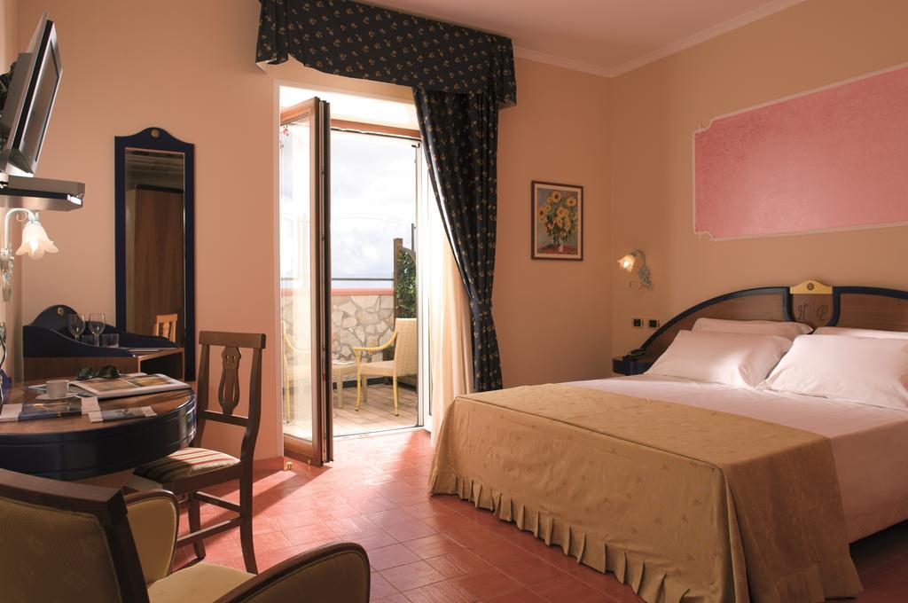 Hotel Prestige Sorrento Exterior photo